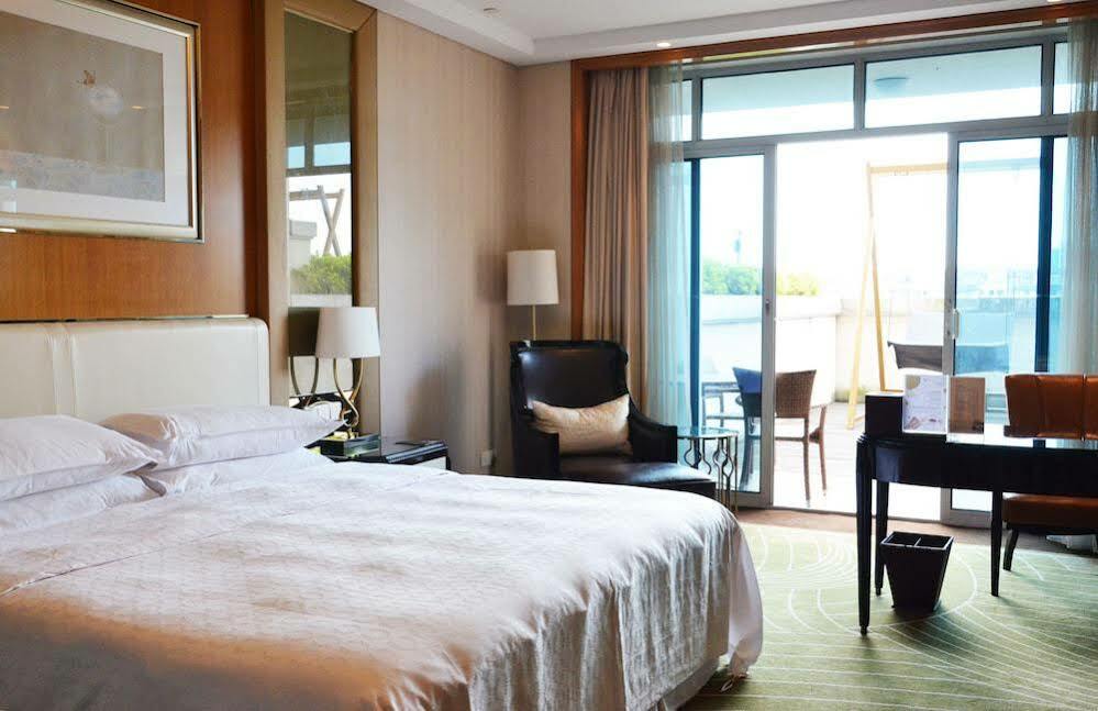 Sheraton Changzhou Wujin Hotel Exterior photo